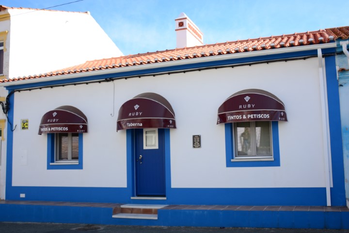 Taberna Tintos e Petiscos